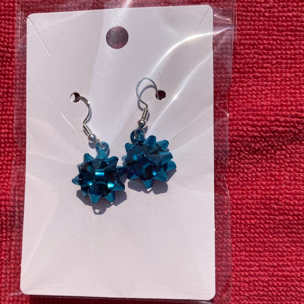 “Blue Christmas Bow” earrings.